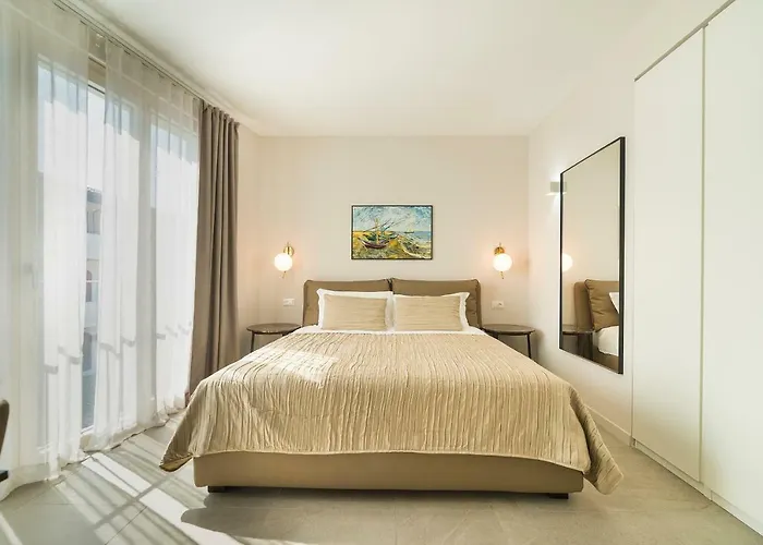 Garda Room